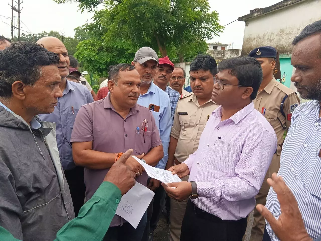 शिक्षक से मारपीट और अभद्रता का आरोप, आजाद शिक्षक संघ ने कलेक्टर को सौंपा ज्ञापन शिक्षक से मारपीट और अभद्रता का आरोप, आजाद शिक्षक संघ ने कलेक्टर को सौंपा ज्ञापन