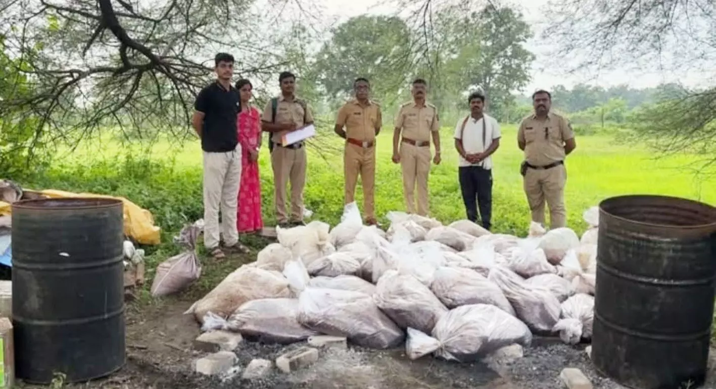 दो माह में उजागर हुए रेत चोरी के 17 मामले, 1 करोड़ 33 लाख रुपए का माल किया जब्त दो माह में उजागर हुए रेत चोरी के 17 मामले, 1 करोड़ 33 लाख रुपए का माल किया जब्त