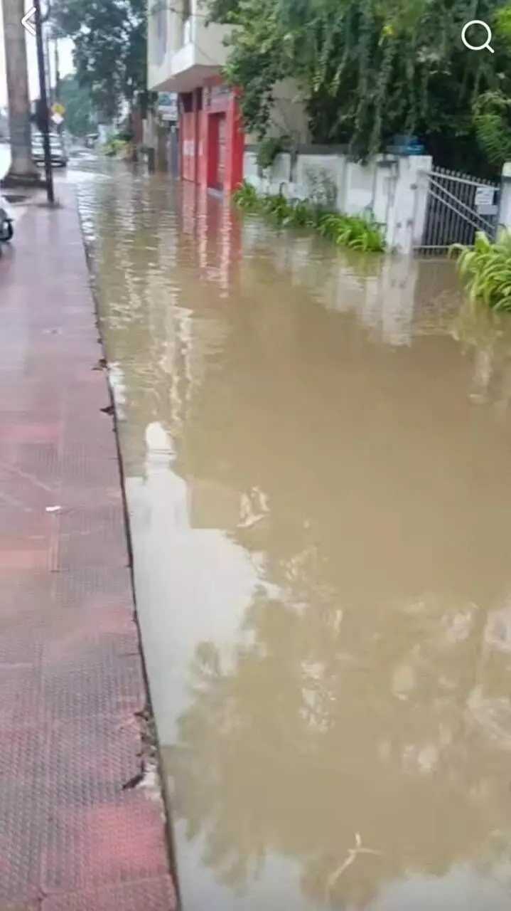 बारिश में उजागर हुआ जल निकासी का सच