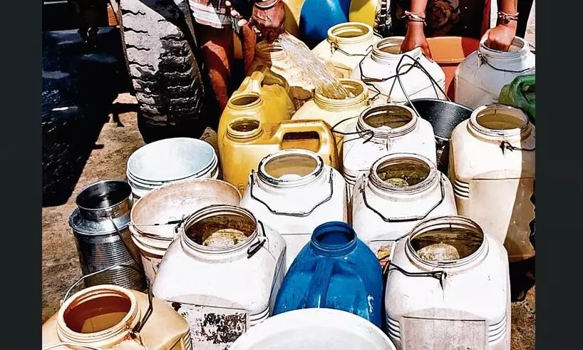 भरी बरसात में आधा शहर प्यासा 40 वार्डों में नहीं पहुंच पाया पानी