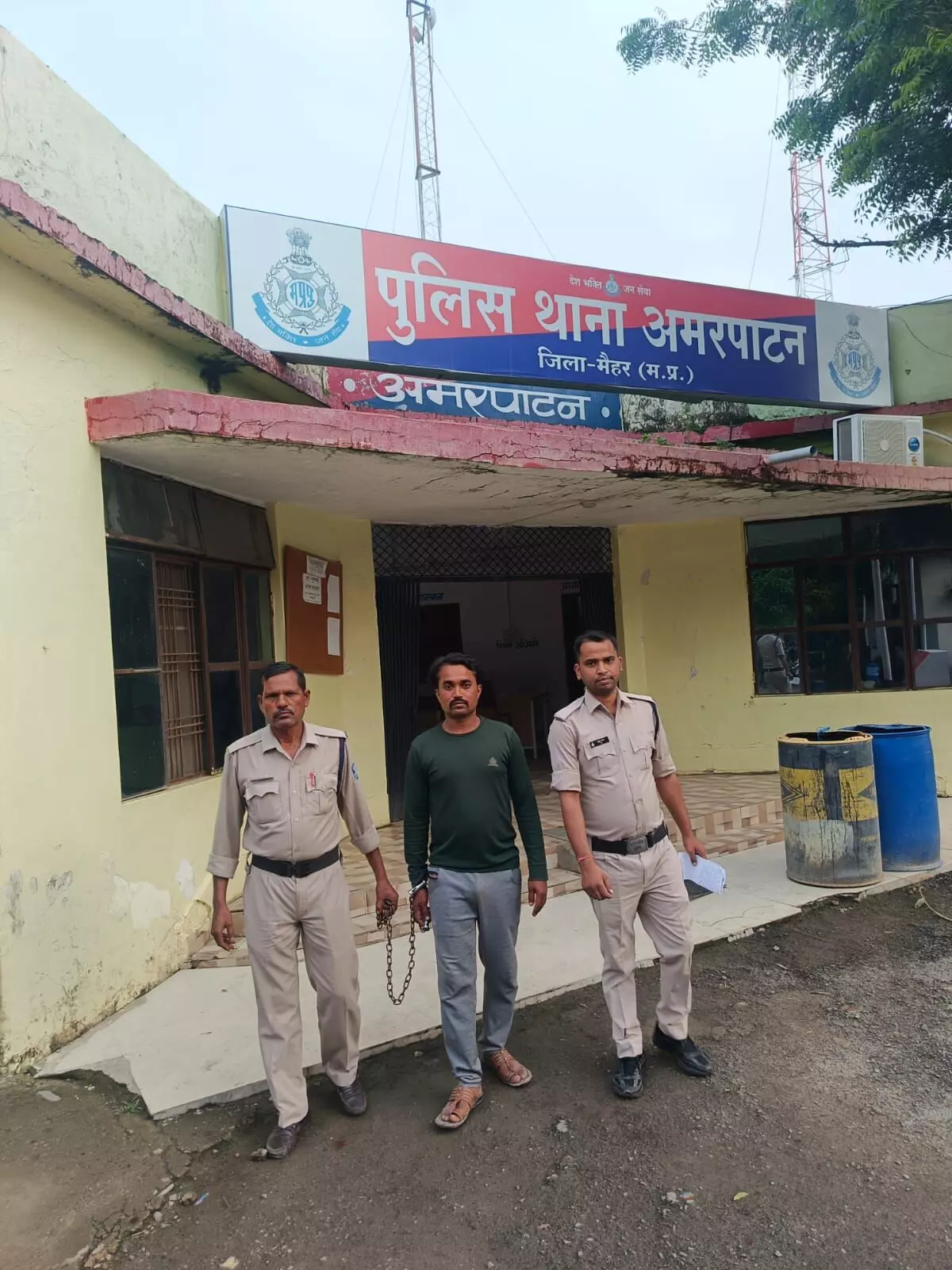 सलाखों के पीछे पहुंचा पाक्सो एक्ट का आरो सलाखों के पीछे पहुंचा पाक्सो एक्ट का आरो