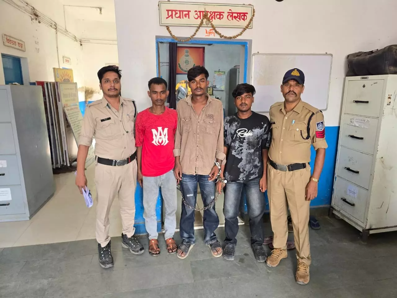 नशीले सिरप के साथ एमपी-यूपी और महाराष्ट्र के 3 आरोपी बंदी
