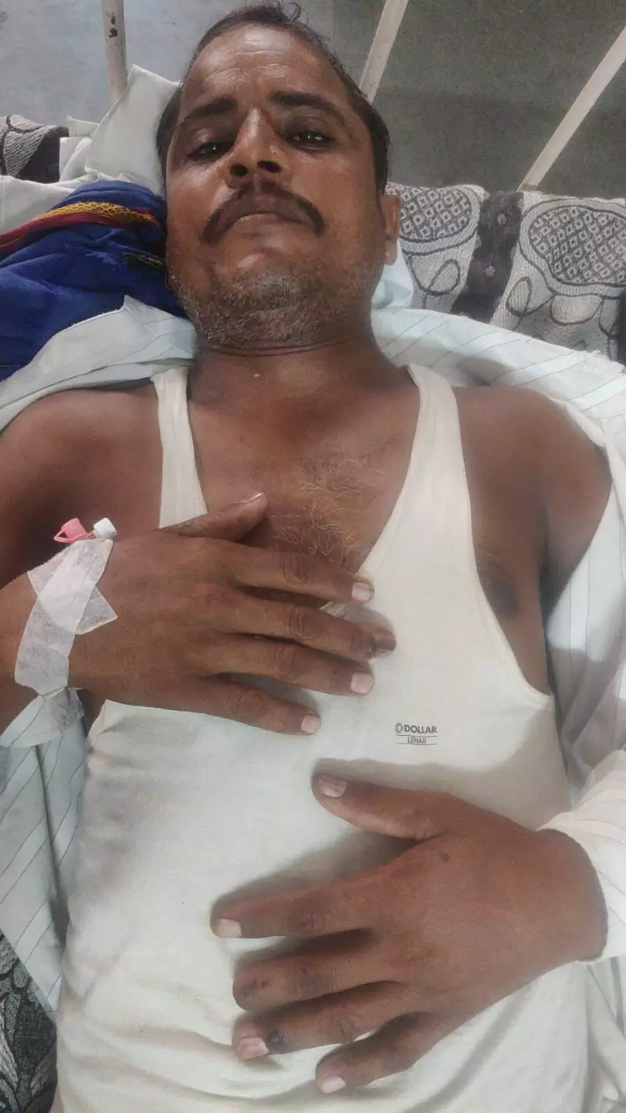 रक्षाबंधन का त्यौहार मनाने पैसे लेकर जा रहा युवक सड़क हादसे का शिकार रक्षाबंधन का त्यौहार मनाने पैसे लेकर जा रहा युवक सड़क हादसे का शिकार