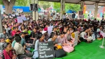 2016-26 के बीच 1.21 लाख सरकारी स्कूल की संख्या घटकर हुई 90 हजार 2016-26 के बीच 1.21 लाख सरकारी स्कूल की संख्या घटकर हुई 90 हजार