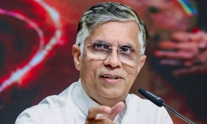 74 साल के न्यू बेबी बॉर्न वाले वीडियो पर भड़के पवन खेड़ा, गिररिज सिंह पर तंज कसते हुए दी तीखी प्रतिक्रिया, किरेन रिजिजू को भी बनाया निशाना