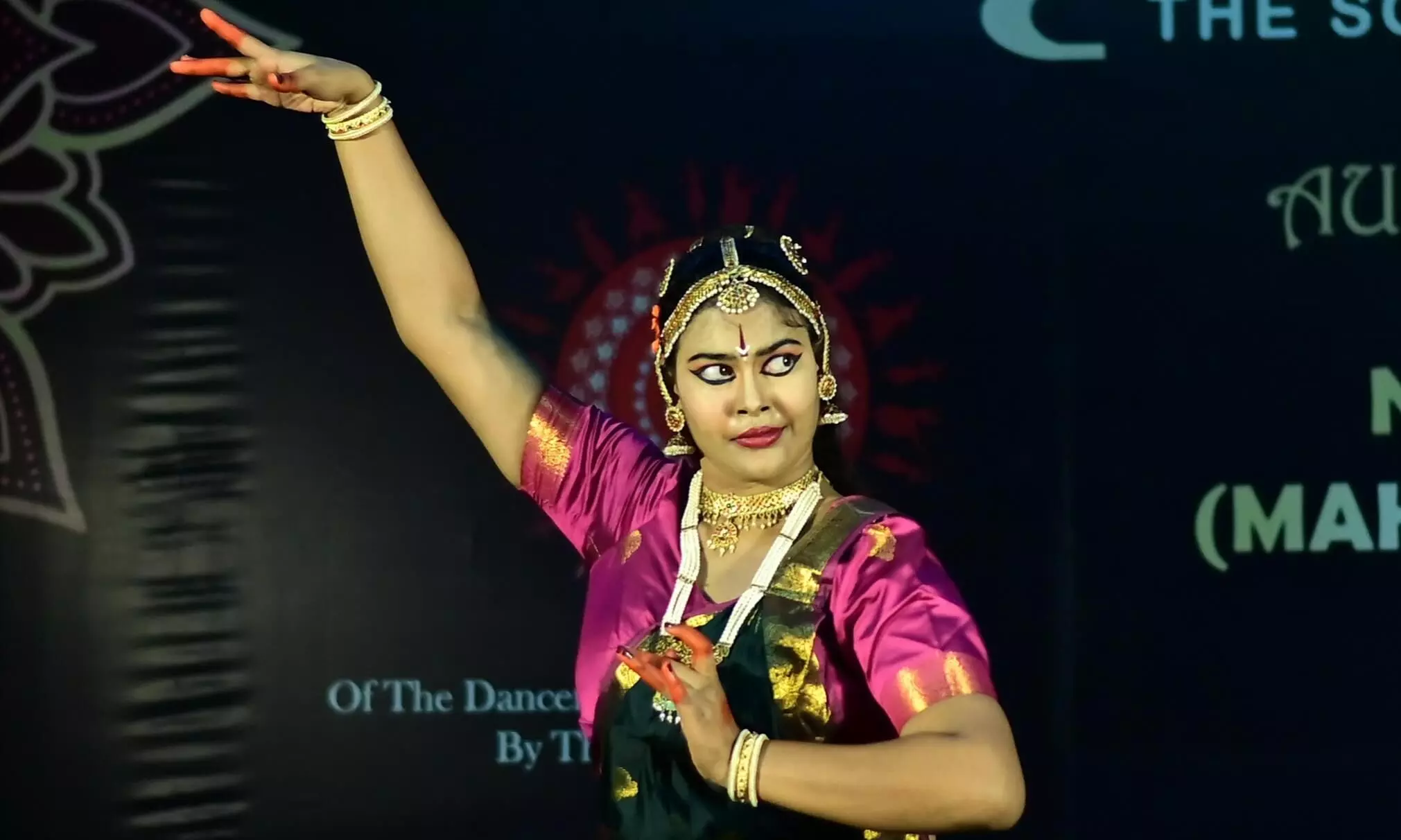 राष्ट्रीय मंच पर वर्धा की हर्षिता बोस ने लहराया परचम, नागपुर में आयोजित सेमी-क्लासिकल नृत्य में जीता प्रथम पुरस्कार