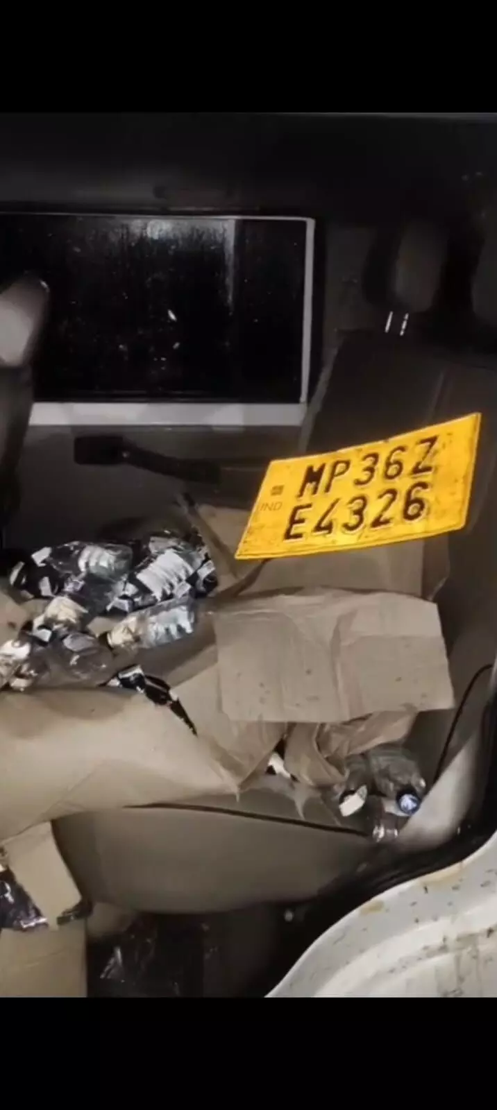 बमनौरा पुलिस ने शराब ठेकेदार के सहयोग से  पकड़ी 6 पेटी अवैध शराब