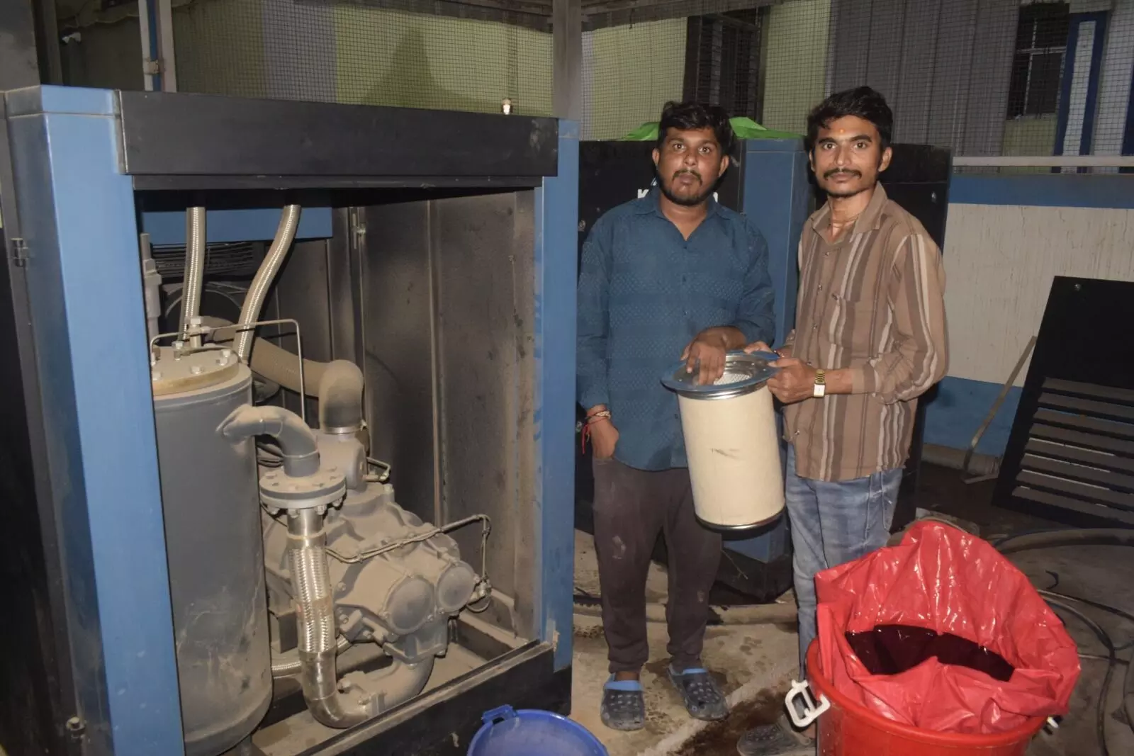 ऑक्सीजन प्लांट चालू होने की उम्मीद फिर टूटी, सर्विसिंग में पाट्स बने रोड़ा ऑक्सीजन प्लांट चालू होने की उम्मीद फिर टूटी, सर्विसिंग में पाट्स बने रोड़ा