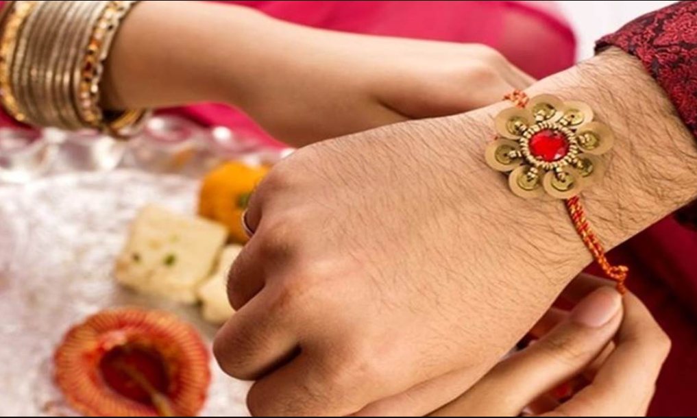 भाई बहन का पवित्र त्यौहार रक्षाबंधन आज, जानें राखी बांधने का शुभ मुहूर्त और सही तरीका
