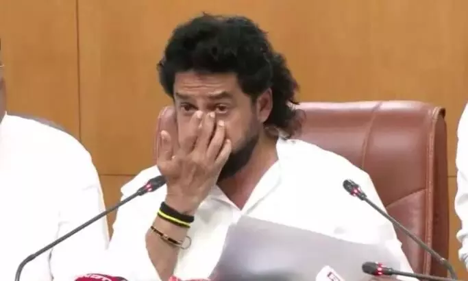 मंत्री बी नागेंद्र का शिवकुमार कैबिनेट से इस्तीफा, रोते हुए किया ऐलान, कहा - दलित होने की वजह से.. मंत्री बी नागेंद्र का शिवकुमार कैबिनेट से इस्तीफा, रोते हुए किया ऐलान, कहा - दलित होने की वजह से..