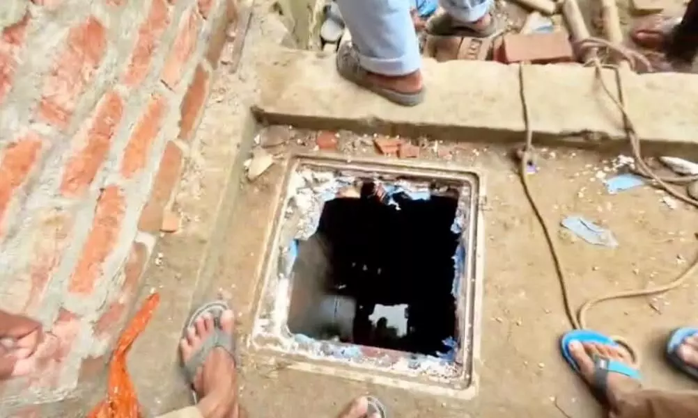 सेप्टिक टैंक बना मौत का कुआं! जहरीली गैस से 4 मजदूरों की दर्दनाक मौत