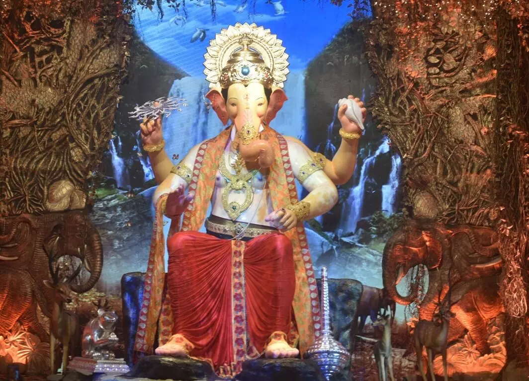 गणेश मंडलों की अनुमति के लिए मनपा की एक खिड़की व्यवस्था शुरू, 103 आवेदन प्राप्त - 101 पर प्रक्रिया शुरू गणेश मंडलों की अनुमति के लिए मनपा की एक खिड़की व्यवस्था शुरू, 103 आवेदन प्राप्त - 101 पर प्रक्रिया शुरू