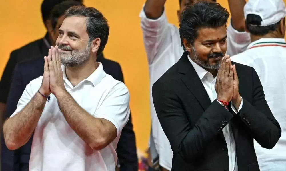 सर्वे पर गरमाई सियासत, कांग्रेस ने कहा - राहुल गांधी स्वीकार नहीं तो मंत्री देंगे इस्तीफा, टीवीके ने विजय को बताया पीएम पद का दावेदार