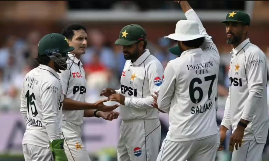 शर्मनाक हार के बाद एक्शन में PCB, तीसरे टेस्ट के लिए चुनी नई टीम, सीनियर खिलाड़ियों को दिखाया बाहर का रास्ता
