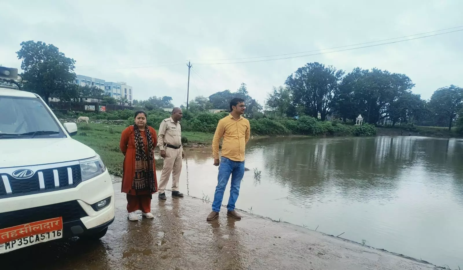 लगातार बारिश से जनजीवन अस्त-व्यस्त, नदियों का जलस्तर सामान्य लगातार बारिश से जनजीवन अस्त-व्यस्त, नदियों का जलस्तर सामान्य