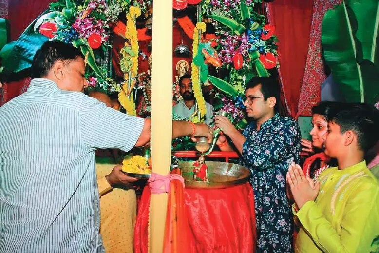 नंद के घर आनंद भयो, जय कन्हैया लाल की से गूंजे मंदिर, राधाकृष्ण मंदिर में जन्माष्टमी और नंदोत्सव की धूम नंद के घर आनंद भयो, जय कन्हैया लाल की से गूंजे मंदिर, राधाकृष्ण मंदिर में जन्माष्टमी और नंदोत्सव की धूम