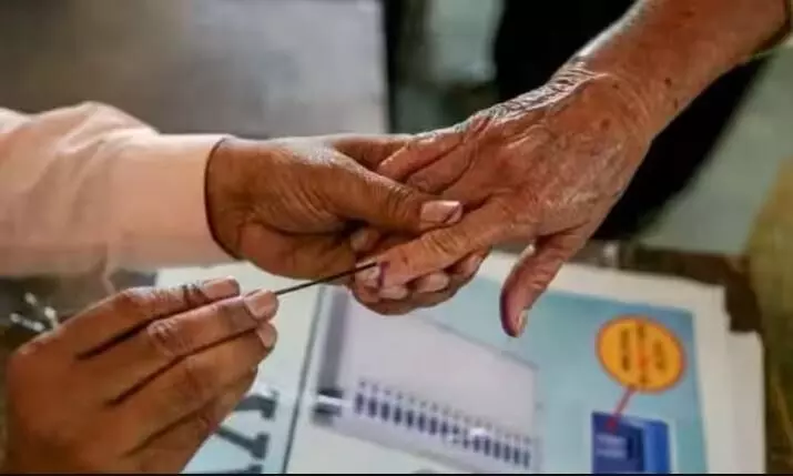 देश की 5 विधानसभा और एक लोकसभा सीट पर हुआ उपचुनाव का ऐलान, 6 अक्टूबर को होगी वोटिंग, 9 को आएगा रिजल्ट देश की 5 विधानसभा और एक लोकसभा सीट पर हुआ उपचुनाव का ऐलान, 6 अक्टूबर को होगी वोटिंग, 9 को आएगा रिजल्ट
