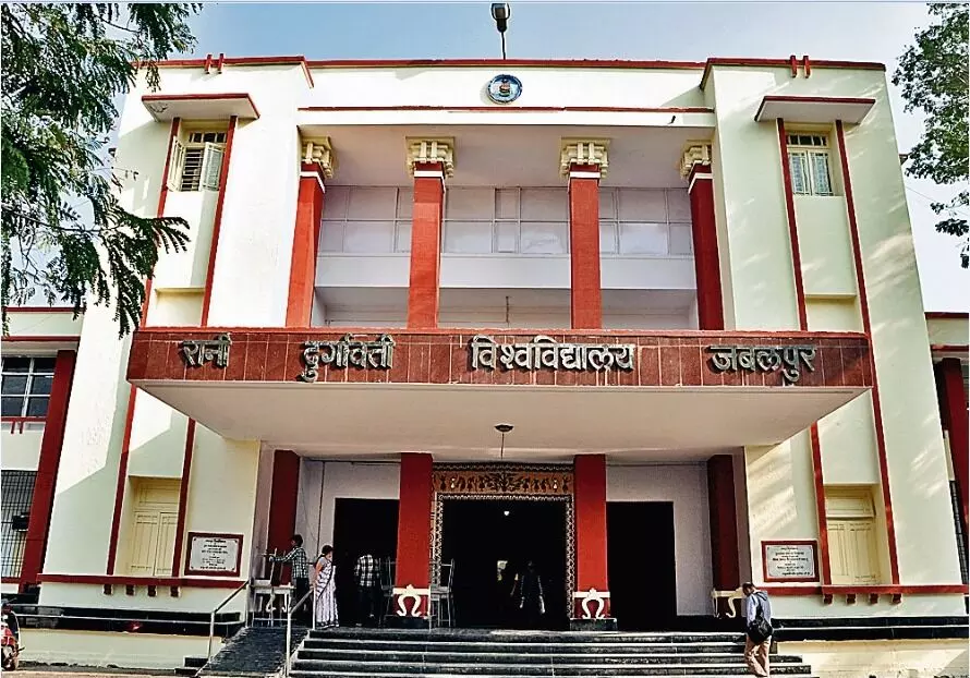1 साल बाद आया एक सेमेस्टर का रिजल्ट