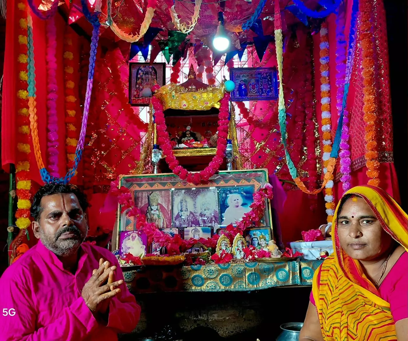 60 वर्षों से निरंतर आस्था की अलख जगा रहे रामकृष्ण शुक्ला 60 वर्षों से निरंतर आस्था की अलख जगा रहे रामकृष्ण शुक्ला
