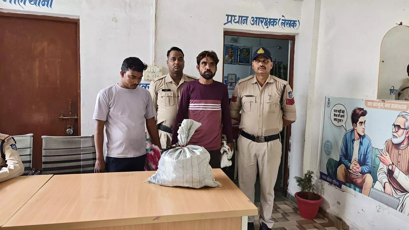 14 हजार के नशीले सिरप समेत 2 बंदी 14 हजार के नशीले सिरप समेत 2 बंदी