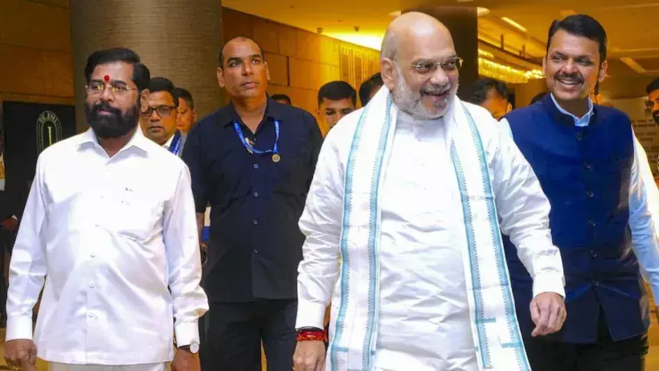गणपति के दरबार में अमित शाह, शिंदे के घर पहुंचे फडणवीस और लालबाग के राजा से भी लिया आशीर्वाद, सीएम की अपील - पर्यावरण संरक्षण के साथ मनाएं उत्सव गणपति के दरबार में अमित शाह, शिंदे के घर पहुंचे फडणवीस और लालबाग के राजा से भी लिया आशीर्वाद, सीएम की अपील - पर्यावरण संरक्षण के साथ मनाएं उत्सव