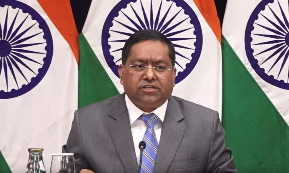 रूस से तेल खरीद पर अमेरिका का बड़ा एक्शन, भारत पर मंडरा रहा 100% टैरिफ का खतरा, MEA बोला- झुकेंगे नहीं रूस से तेल खरीद पर अमेरिका का बड़ा एक्शन, भारत पर मंडरा रहा 100% टैरिफ का खतरा, MEA बोला- झुकेंगे नहीं