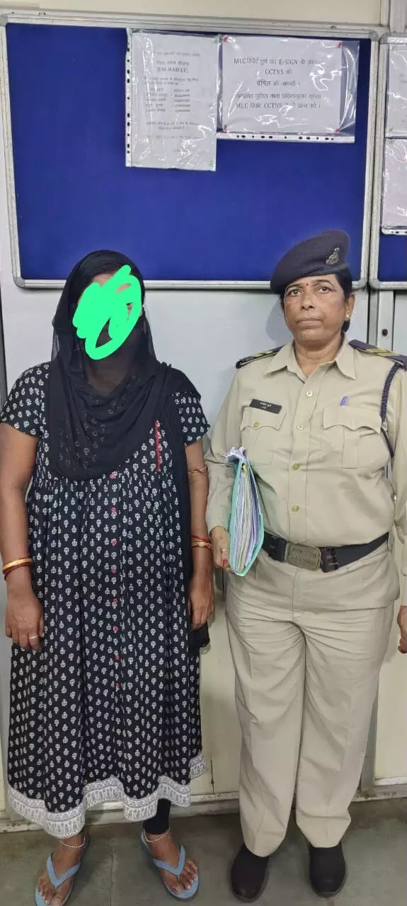 उड़ीसा की महिला ट्रेनों से करा रही थी गांजा की तस्करी उड़ीसा की महिला ट्रेनों से करा रही थी गांजा की तस्करी