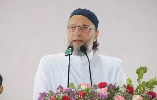 भोपाल में असदुद्दीन ओवैसी का Gen-Z को स्पेशल मैसेज, कहा - जो बीवी की गुलामी करता है वो... भोपाल में असदुद्दीन ओवैसी का Gen-Z को स्पेशल मैसेज, कहा - जो बीवी की गुलामी करता है वो...
