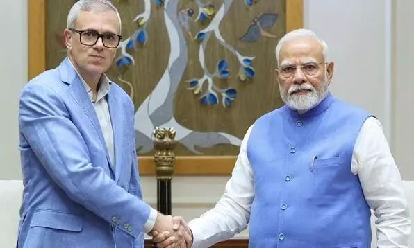 यूपीआई चार्ज पर उमर अब्दुल्ला ने केंद्र सरकार का किया समर्थन! कहा- डिजिटल पेमेंट चलाना मुफ्त नहीं यूपीआई चार्ज पर उमर अब्दुल्ला ने केंद्र सरकार का किया समर्थन! कहा- डिजिटल पेमेंट चलाना मुफ्त नहीं