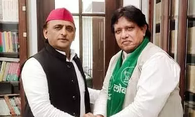 यूपी चुनाव से पहले अखिलेश यादव को मिला इस पार्टी का साथ! सपा के साथ सीट शेयरिंग पर हुई चर्चा यूपी चुनाव से पहले अखिलेश यादव को मिला इस पार्टी का साथ! सपा के साथ सीट शेयरिंग पर हुई चर्चा