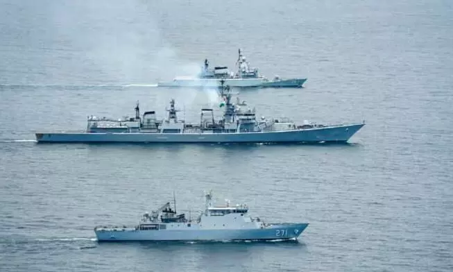 INS Kolkata से टक्कर के बाद पाकिस्तान के आरोपों पर भारत का पलटवार, समुद्री नियमों को लेकर क्या बोले? INS Kolkata से टक्कर के बाद पाकिस्तान के आरोपों पर भारत का पलटवार, समुद्री नियमों को लेकर क्या बोले?