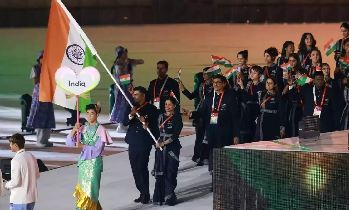 टूर्नामेंट के ओपनिंग सेरेमनी में मनु भाकर और पवन सहरावत बने ध्वजवाहक, तिरंगे के साथ भारतीय दल की धमाकेदार एंट्री