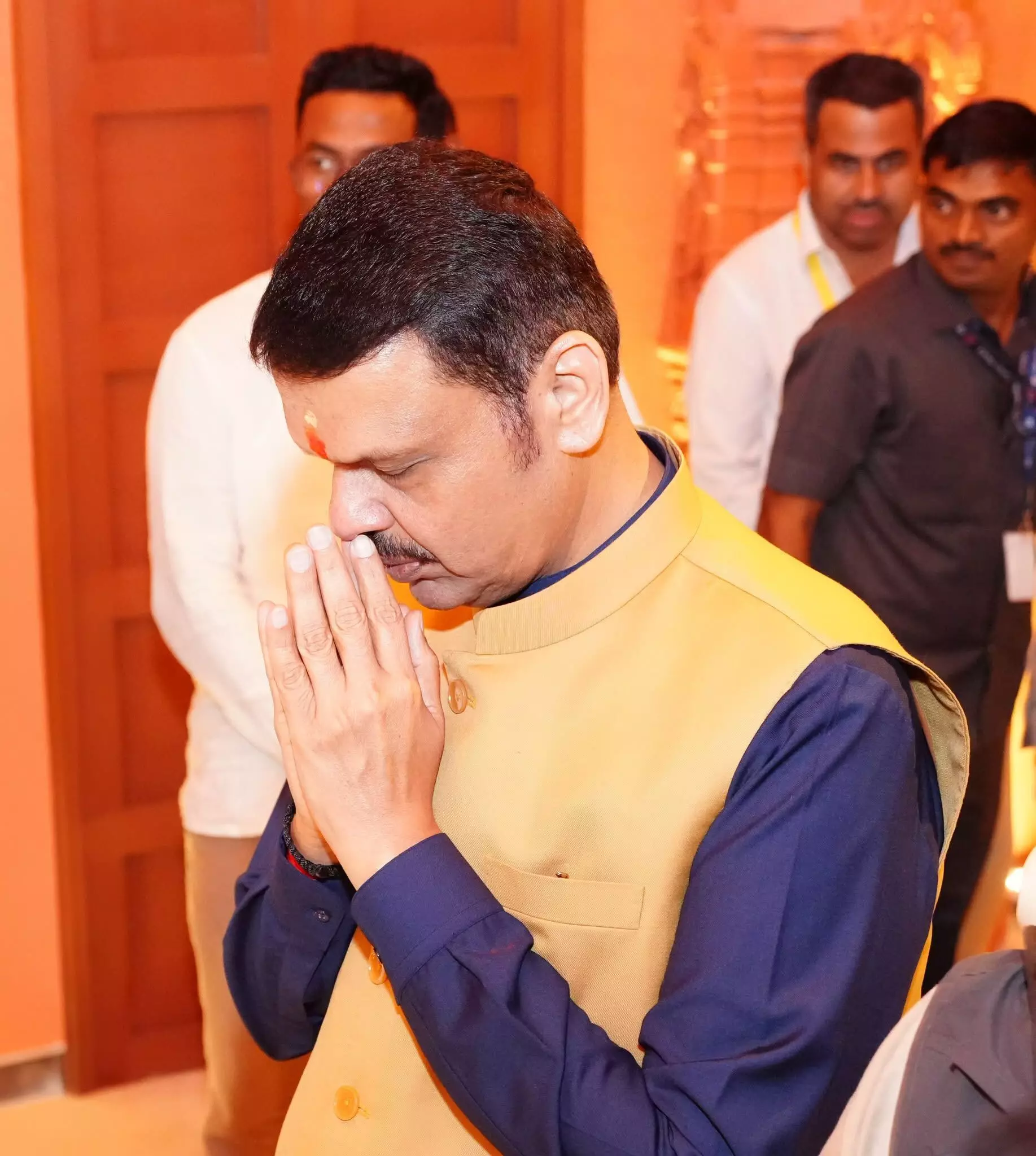 फडणवीस का राहुल गांधी पर पलटवार, अपने गिरेबां में झांककर देखें, कांग्रेस नेता होने से किसी को नहीं छोड़ा जा सकता