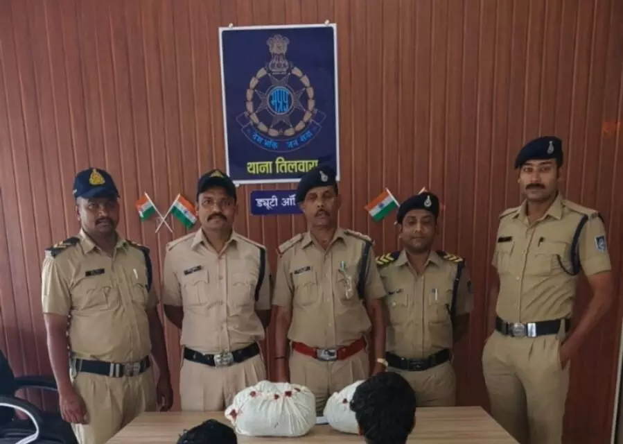 3 किलो 78 ग्राम गांजा जब्त; दो आरोपी गिरफ्तार 3 किलो 78 ग्राम गांजा जब्त; दो आरोपी गिरफ्तार