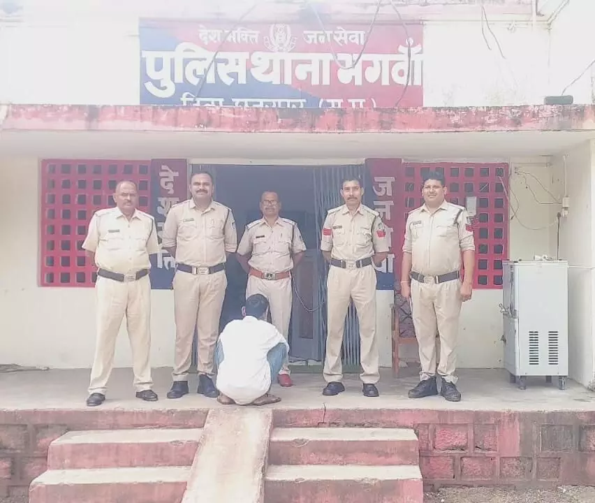 16 साल पुराने सड़क दुर्घटना प्रकरण के वारंटी को भगवां पुलिस ने किया गिरफ्तार। 16 साल पुराने सड़क दुर्घटना प्रकरण के वारंटी को भगवां पुलिस ने किया गिरफ्तार।