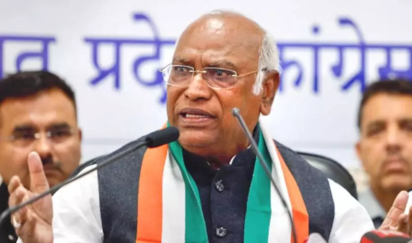लालकृष्ण आडवाणी, जगदीप धनखड़ को एसआईआर नोटिस मिलने से भड़के खरगे, EC पर राजनेताओं को निशाना बनाने का लगाया आरोप