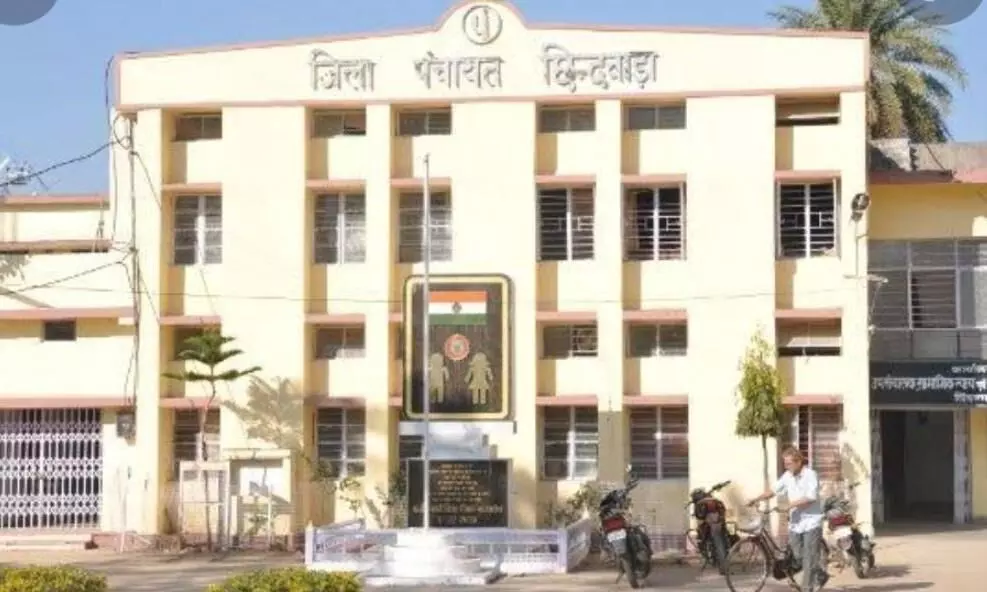 अंत्येष्टि सहायता में 50 लाख रुपये का गबन करने पर न्यूनतम की पेंशन