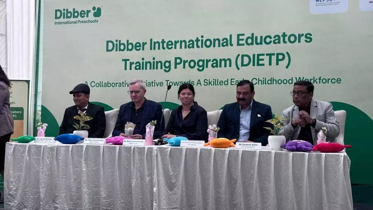 डिब्बर इंडिया और एमईपीएससी ने ‘इंटरनेशनल एजुकेटर ट्रेनिंग प्रोग्राम’ के लिए किया समझौता डिब्बर इंडिया और एमईपीएससी ने ‘इंटरनेशनल एजुकेटर ट्रेनिंग प्रोग्राम’ के लिए किया समझौता