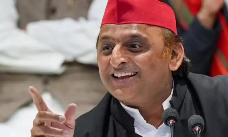 अखिलेश यादव ने चुनाव से पहले की बड़ी घोषणाएं, महिलाओं को 2-2 लाख रुपये की आर्थिक मदद, पुरानी पेंशन की होगी बहाली अखिलेश यादव ने चुनाव से पहले की बड़ी घोषणाएं, महिलाओं को 2-2 लाख रुपये की आर्थिक मदद, पुरानी पेंशन की होगी बहाली