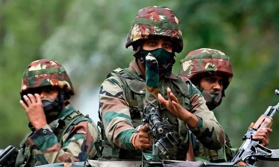भारत-म्यांमार सीमा पर जवानों पर अचानक फायरिंग, असम राइफल्स का एक जवान शहीद, 4 घायल भारत-म्यांमार सीमा पर जवानों पर अचानक फायरिंग, असम राइफल्स का एक जवान शहीद, 4 घायल