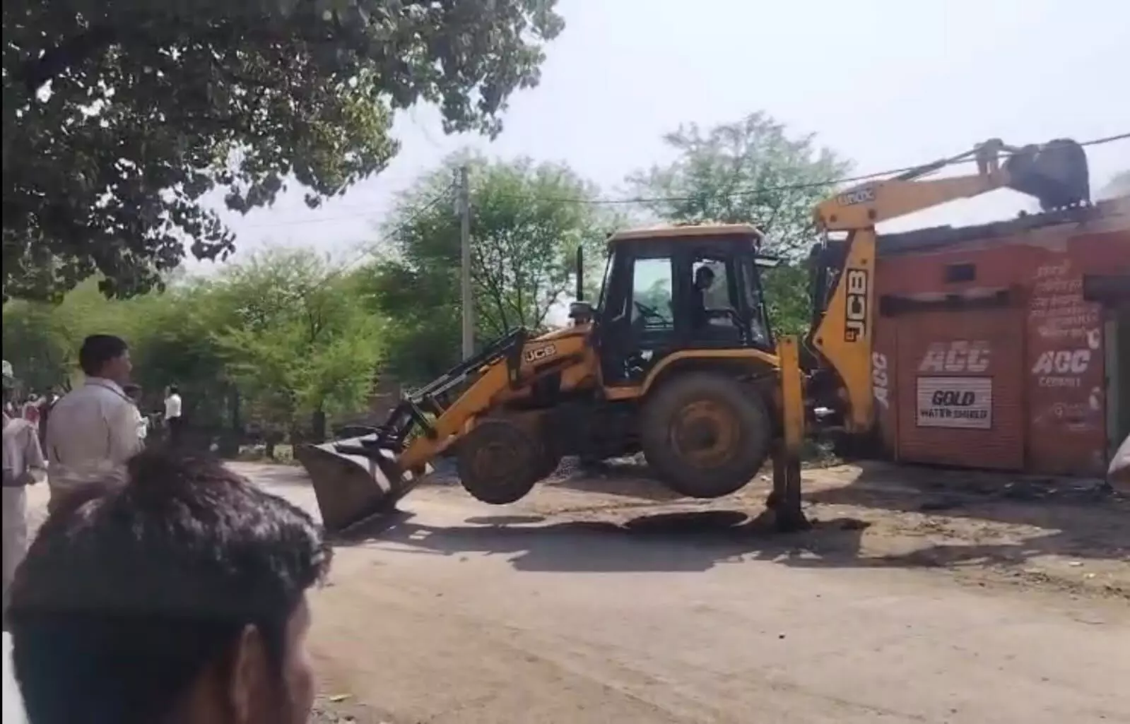 कृष्णगढ़ में राजस्व-पुलिस की संयुक्त कार्रवाई, 0.27 हेक्टेयर शासकीय भूमि कराई अतिक्रमण मुक्त कृष्णगढ़ में राजस्व-पुलिस की संयुक्त कार्रवाई, 0.27 हेक्टेयर शासकीय भूमि कराई अतिक्रमण मुक्त