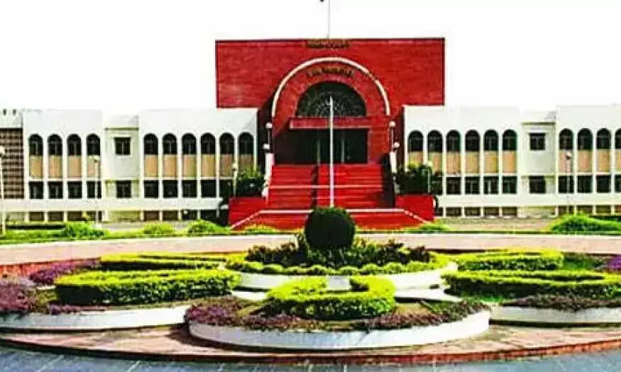न्यायालय पर टिप्पणी को लेकर राऊत के खिलाफ अवमानना याचिका, नोटिस जारी करने के दिए आदेश, 22 अक्टूबर को सुनवाई