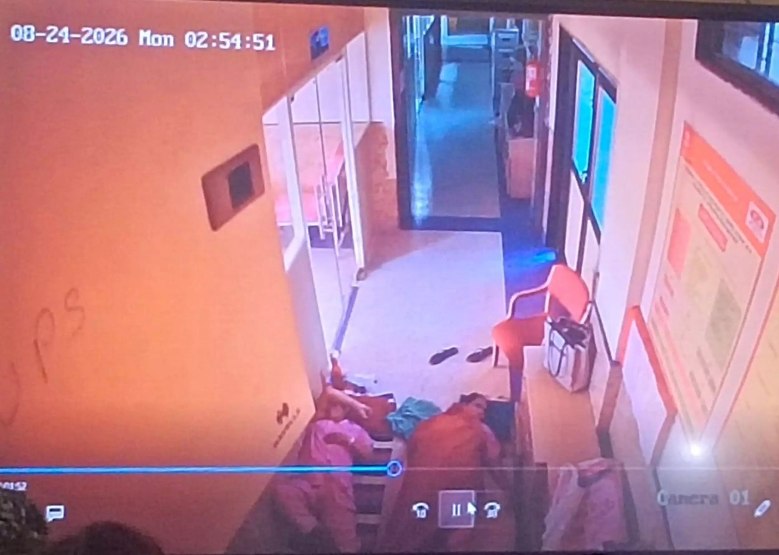 डफरिन में तीन नवजातों की मौत मामला ,तीन रेड सिग्नल के बाद भी एनआईसीयू के बाहर सोती रहीं दो नर्सें डफरिन में तीन नवजातों की मौत मामला ,तीन रेड सिग्नल के बाद भी एनआईसीयू के बाहर सोती रहीं दो नर्सें