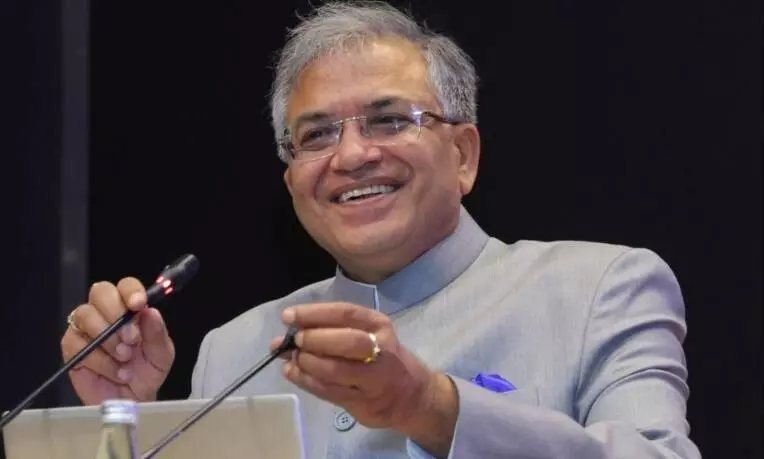 ज्ञानेश कुमार को सम्मानित करने की जरूरत, SIR विवाद के बीच भाजपा क्यों कर रही ये मांग? ज्ञानेश कुमार को सम्मानित करने की जरूरत, SIR विवाद के बीच भाजपा क्यों कर रही ये मांग?