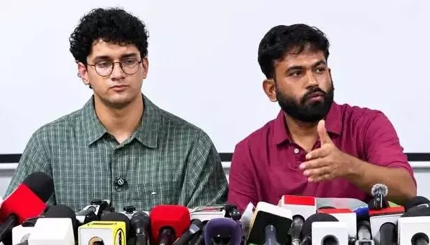 शिवाजी पार्क में प्रदर्शन को लेकर अभिजीत दीपके समेत 4 के खिलाफ पुलिस शिकायत, हाईकोर्ट के आदेश का हवाला शिवाजी पार्क में प्रदर्शन को लेकर अभिजीत दीपके समेत 4 के खिलाफ पुलिस शिकायत, हाईकोर्ट के आदेश का हवाला
