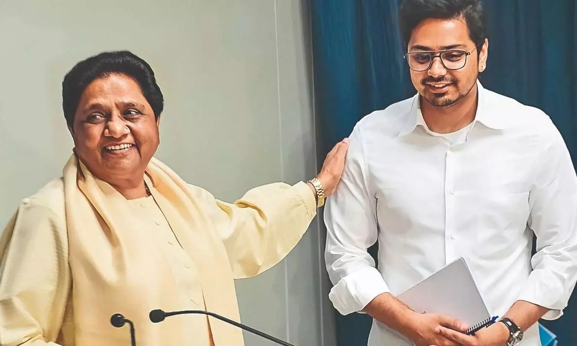चुनाव से पहले आकाश आनंद की BSP में वापसी, मायावती ने फिर सौंपी बड़ी जिम्मेदारी