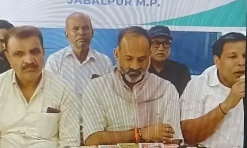 इंडिया गठबंधन द्वारा बुधवार को देशव्यापी आंदोलन को लेकर जबलपुर में भी इंडिया गठबंधन में शामिल राजनीतिक दलों के लोगों ने प्रेसवार्ता की इंडिया गठबंधन द्वारा बुधवार को देशव्यापी आंदोलन को लेकर जबलपुर में भी इंडिया गठबंधन में शामिल राजनीतिक दलों के लोगों ने प्रेसवार्ता की