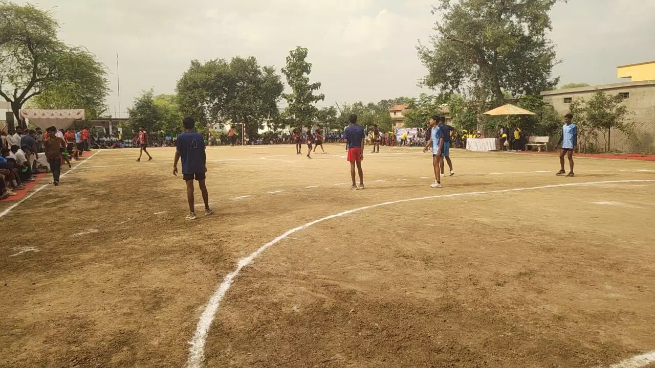 हैंडबॉल प्रतियोगिता में खिलाड़ियों ने दिखाया दमखम हैंडबॉल प्रतियोगिता में खिलाड़ियों ने दिखाया दमखम