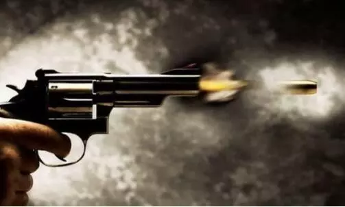 बेगूसराय में सुबह-सुबह ताबड़तोड़ फायरिंग से मचा हड़कंप, 3 लोगों को लगी गोली, एक की हालत गंभीर बेगूसराय में सुबह-सुबह ताबड़तोड़ फायरिंग से मचा हड़कंप, 3 लोगों को लगी गोली, एक की हालत गंभीर