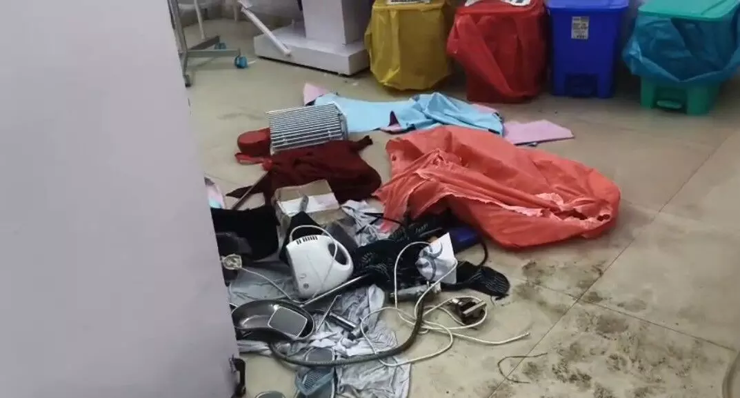 जिला अस्पताल में आधी रात हुआ तांडव! जिला अस्पताल में आधी रात हुआ तांडव!